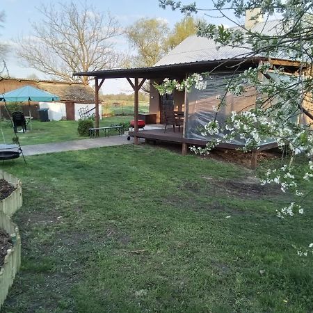 Domek U Kazi Sadowne Exterior foto